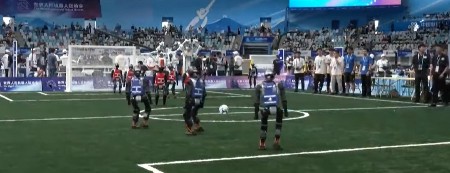 PRVA OLIMPIJADA ROBOTA ODRŽAVA SE U KINI Roboti iz 16 zemalja se takmiče u fudbalu, atletici, stonom tenisu, boksu...