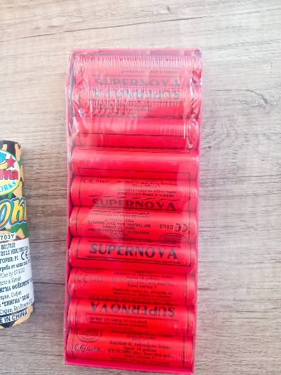 BLOKADERI TERORISTI NAORUŽANI DO ZUBA Uhapšeno pet osoba u Nišu zbog planiranja napada na prostorije SNS (FOTO)