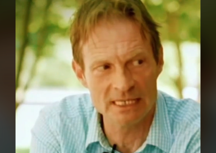 GLAVNI ŠEF OTPORA, KOJEG FINANSIRA CIA, ZADOVOLJNO TRLJA RUKE Vodimo kampanju u NATO medijima da srušimo Srbiju i da na vlast dovedemo blokadere!