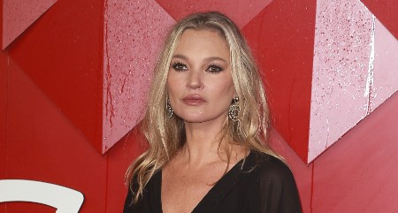 NOVI TREND NEGE LICA ZALUDEO SVET Dženifer Aniston i Kejt Mos kunu se u njega - ne košta ništa, a zateže kožu kao lifting