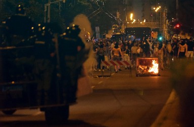 AMBASADOR EU U SRBIJI PRVI PUT OSUDIO NAPADE BLOKADERA Apelovao na izbegavanje svakog oblika nasilja prema političkim protivnicima i prostorijama političkih partija