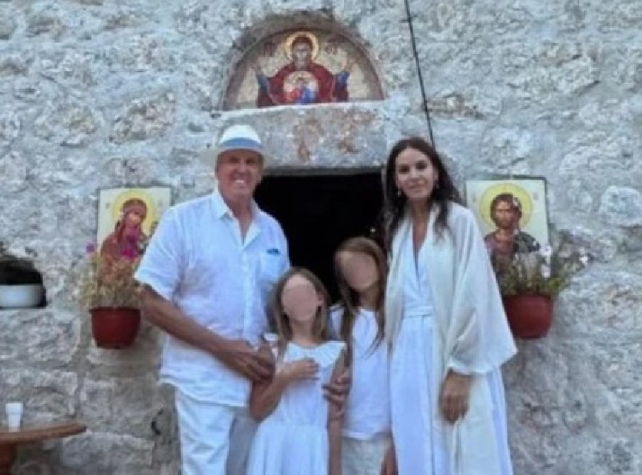 UDALA SE ZA OSNIVAČA GUGLA, POSTALA MILIONERKA, SAD KRSTILA DECU POD OSTROGOM Prve fotografije sina i ćerke dospele u javnost