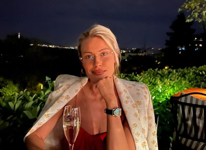 DAJANA PAUNOVIĆ IZAZVALA LAVINU KOMENTARA! Voditeljka bez brushaltera, a tek kada se okrenula… (FOTO)