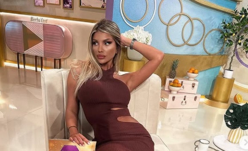 PREPLANUO TEN I KUPAĆI NA PRUGE SA PIRSINGOM NA PUPKU! Voditeljka Pinka zapalila društvene mreže