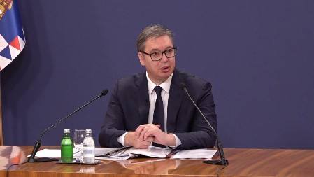 VUČIĆ: Smanjenje cene ogrevnog drveta, za ove građane će biti BESPLATNO!
