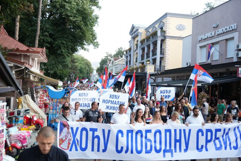 Građani protiv blokada poslali jasnu poruku iz Vrnjačke Banje: Stop blokadama! Hoćemo normalan život
