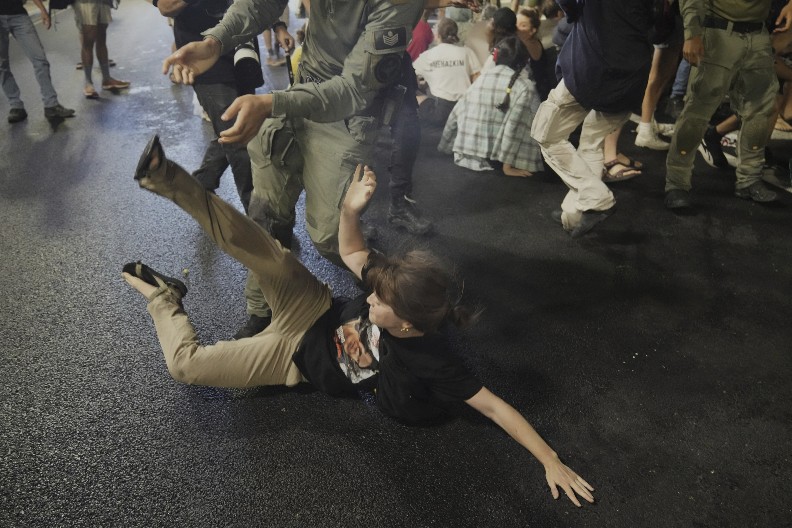 IZRAEL NE TOLERIŠE ANARHO-LIBERALE Polivali farbom kuću načelnika IDF, odmah završili u zatvoru