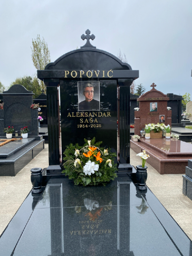 "DOLAZIM NA POMEN POPOVIĆU" Pevačica danas stiže u Beograd, odlaže sve obaveze i ide na Bežanijsko groblje