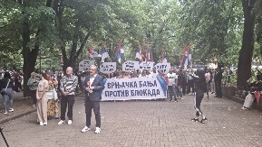 VRNJAČKA BANJA USTALA: Ogroman skup građana protiv blokada! (FOTO)