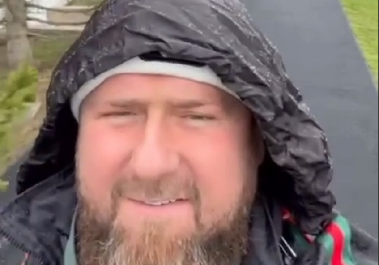 PESNIČKI UDAR ČEČENIJE NA UKRAJINU: Kadirov nazvao Zelenskog klovnom i kroz STIHOVE ga upozorio da će UMRETI!