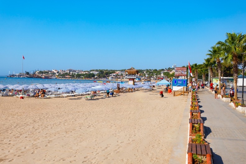 SRBI OTKRILI DESTINACIJU GDE JE SVE DŽABE Letovanje upola cene u odnosu na Grčku