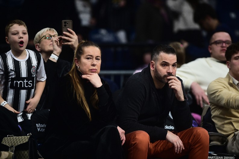 FILIPOVA MAJKA POKAZALA UNUKU Neodoljiv prizor ćerke Aleksandre Prijović (FOTO)