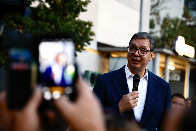 "SVE JE VIŠE LJUDI NA SKUPOVIMA PROTIV BLOKADA" Vučić: U Šapcu su hteli incident, mi nećemo tuču sa braćom i sestrama