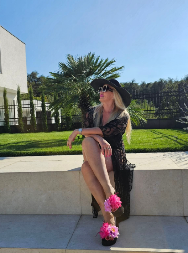 MILE KITIĆ SAGRADIO VILU OD 300.000 EVRA Pogledajte nestvarne kadrove sa Avale, prvi gost ova pevačica (FOTO)