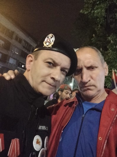 BLOKADER UHVAĆEN KAKO OBIJA CRKVENU KASU I KRADE Ovi bi sutra da vode Srbiju? Ma da li vas je barem MALO sramota?!