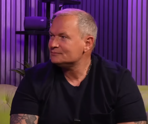 "OSMAN SE MESECIMA DOPISIVAO SA MNOM" Rijaliti učesnica raskrinkala oca Stefana Karića: "Njegova žena je osetila šta se dešava"