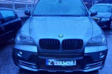 TEŠKA KRAĐA NA PALILULI Čoveku ukraden skupoceni BMW
