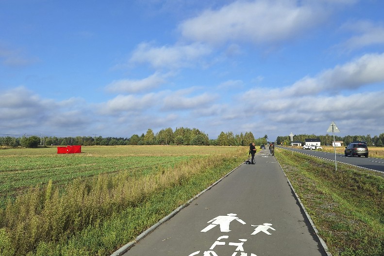 POLJACI OGRADILI "DELOVE DRONOVA I - RAKETE"? Prve slike sa lica mesta, tvrde da su oborili ruske letelice!