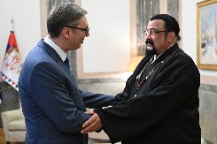 VUČIĆ UGOSTIO STIVENA SIGALA "Razmotrili smo mogućnosti jačanja kulturne i umetničke saradnje" (VIDEO)