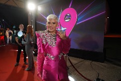 UROŠ STANIĆ U TANGAMA FRAPIRAO UČESNIKE! Intimu jedva prekrio, Asmin nije skidao pogled s njega (FOTO)