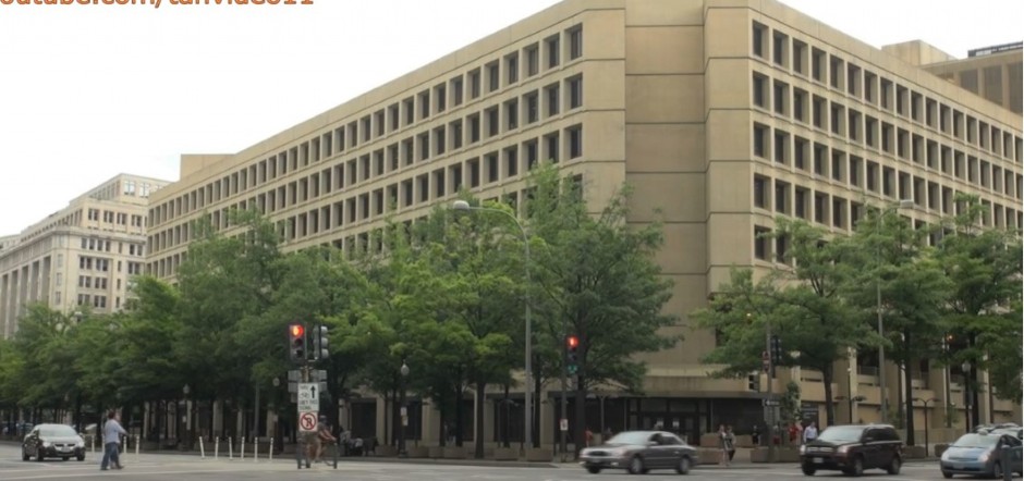 AUTOM SE ZAKUCAO U KAPIJU ZGRADE FBI Napadač pobegao, u toku je potraga FOTO