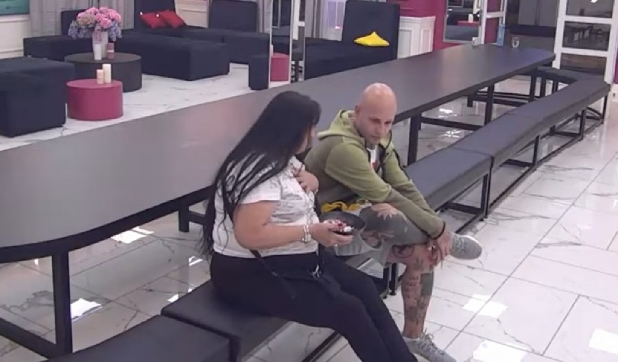 FLERT MILOSAVE I JOVANA! Pravilovićka se bacila u akciju i rešila da zavede mlađeg zadrugara (FOTO)