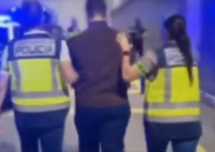 PO NALOGU PUCAO U ADVOKATA "Nikada nisam gurao nos, niti ću pitati,  zbog čega mora na put"