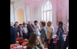 SCENE NASILJA! BLOKADERI POKAZALI KAKO BI IZGLEDALA SRBIJA DA DOĐU NA VLAST Oglasila se Brnabić: Njih ne zanima narodna volja! (VIDEO)