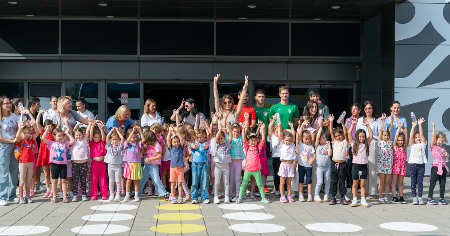 Devojčice otkrile svet fudbala na radionici Fudbalskog saveza Srbije u Ekspo 2027 Plejgraundu (FOTO)