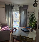 USELILI SE U NOVI STAN, ODMAH IH DOČEKALA ZLOKOBNA PORUKA Neko ih je pratio s balkona