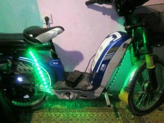 UGLEDAO SKUTER, PA JE SEO NA NJEGA I ODVEZAO SE  Vlasnik je alermirao policiju koja ga je ubrzo pronašla