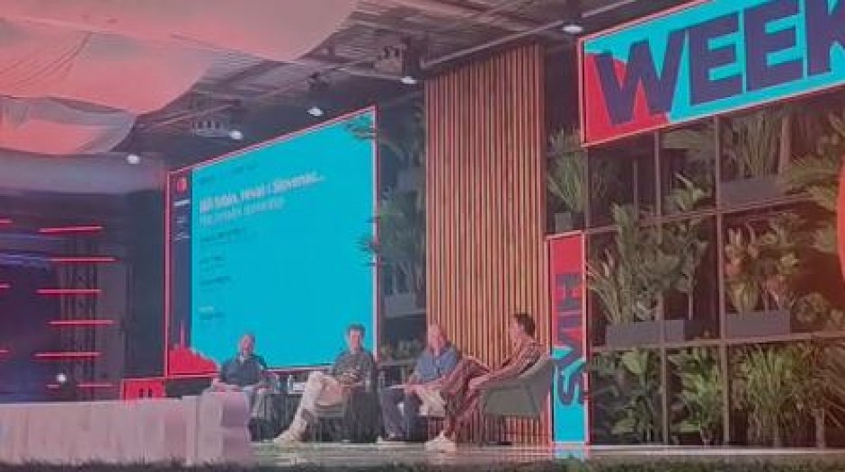 POGLEDAJTE OVU SRAMOTU! Petrović i Kesić se rugaju Srbima u Rovinju, Hrvati se grohotom smeju! BRUKA! (VIDEO)