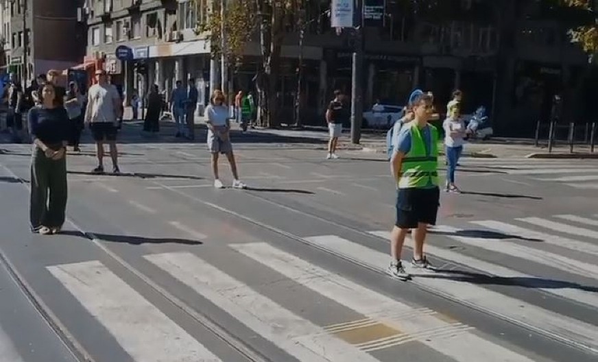 NA PRSTE DA IH PREBROJITE! Grupica blokadera maltretira dvomilionski Beograd!