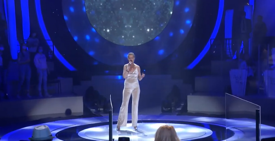 "TRAŽILI SU MI INTIMNE ODNOSE ILI DA SE VEŽEM UGOVOROM I OTPLAĆUJEM" Pevačica javno otkrila sve detalje, oni nude nepristojne ponude!