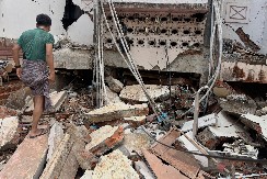 "MOŽDA JOŠ UVEK IMA NADE" Spasioci i dalje traže učenike ispod ruševina