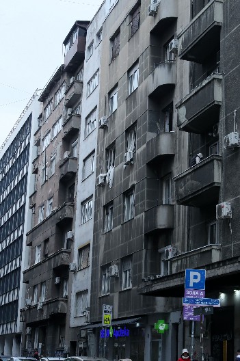 ISTRAŽITELJE ZBUNIO JEZIV DETALJ NA TELU POGINULOG MUŠKARCA Misterija eksplozije u centru Beograda, sumnja se da je sam izazvao katastrofu