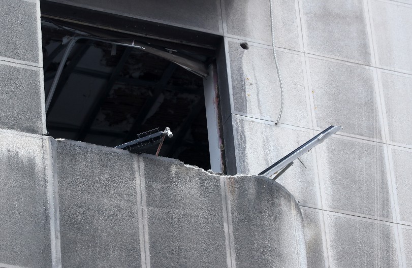 OTKRIVENO KAKO JE DOŠLO DO EKSPLOZIJE Sumnja se da je paklenu napravu aktivirao čovek koji je i stradao nakon detonacije u Kosovskoj?