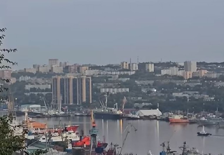 SRUŠIO SE DEO ZGRADE FAKULTETA! Haos u Vladivostoku, sve službe na terenu!