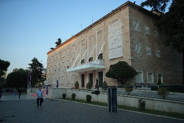 HOROR U TIRANI! Ušetao u sudnicu i počeo da puca, ubijen sudija Apelacionog suda!