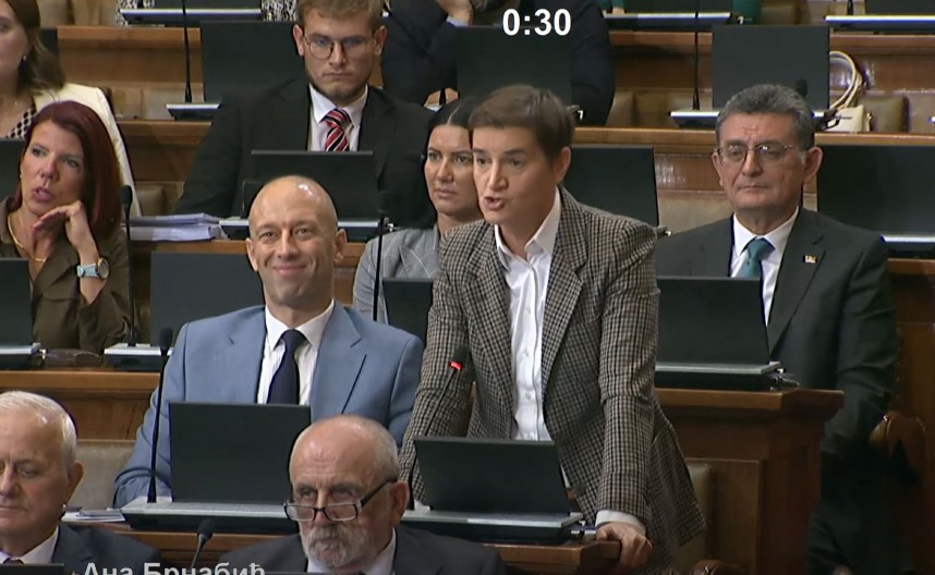 "A ŠTO NISTE PISALI NAŠIM GRAĐANIMA, NEGO NEMAČKOM KANCELARU?" Brnabić razvalila Lazovića ko zvečku! "Ne tražite vi pravdu, nego politički obračun!"