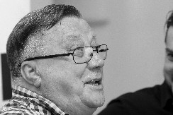 "KAO DA SAM IZGUBILA ČLANA PORODICE" Pevačica se prisetila Halida Bešlića, jedva smogla snage da izusti: "Neka mu Bog podari mesto u krilu"