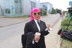 "NE BIH MOGLA DA IZDRŽIM NJEGOVU SAHRANU" Zorica Brunclik se slomila pred kamerama na pomen Halida Bešlića