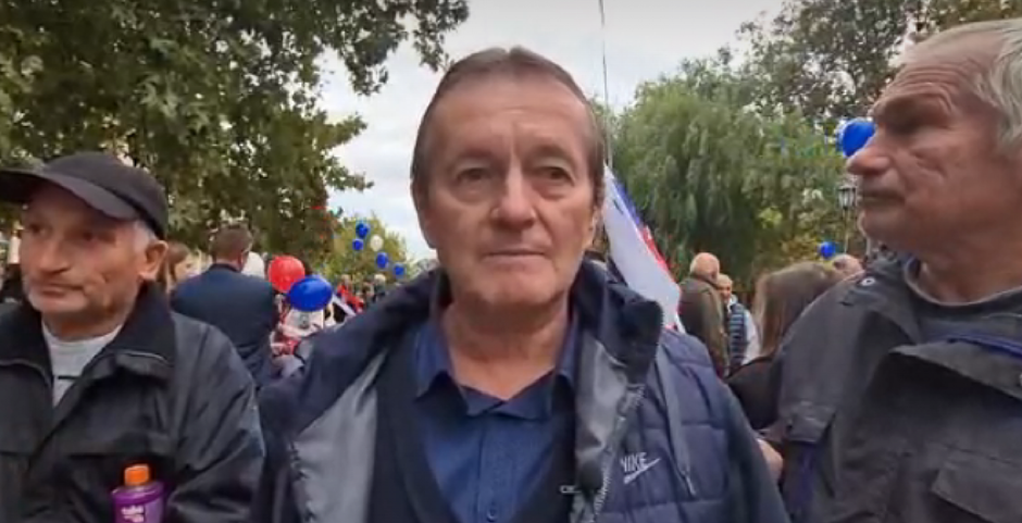 "POŠTUJMO RED I DEMOKRATIJU" Narod ustao i u Kovačici protiv blokada i podela, u znak podrške Srbima na KiM! (VIDEO)