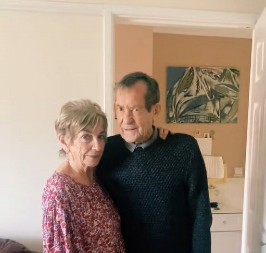 DEKA OD 89 GODINA RASPLAKAO MILIONE Svakog petka radi istu stvar za svoju Veru, i to već 68 godina!