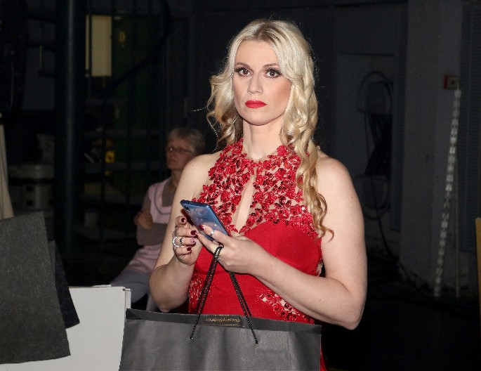 MINA LAZAREVIĆ U VEZI SA POZNATIM KOLEGOM! Konačno priznala, ne skida osmeh sa lica: "Ispunjava me, volim ga takvog"