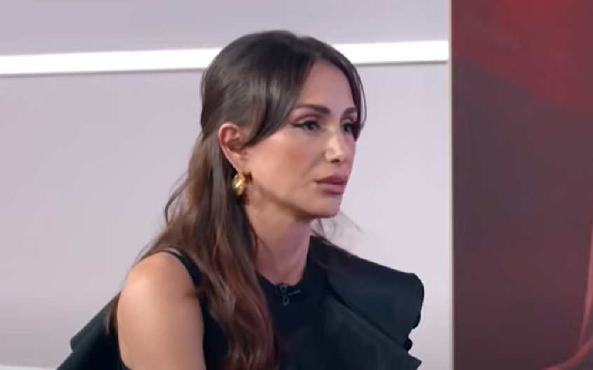 EMINA JAHOVIĆ NA IVICI SUZA Pevačica stigla na komemoraciju Halidu Bešliću