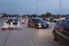 TROJICA KARABINJERA OSTALA MRTVA! Zgrada eksplodirala i urušila se tokom intervencije policije, prva slika sa lica mesta!