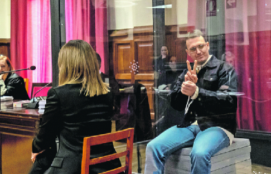 MONSTRUMU SE SUDILO U BOKSU KOLIKO JE OPASAN, A ŽENE GA OPSEDAJU Šalju mu ljubavna pisma u zatvor!