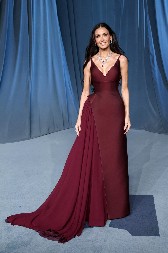 SVI GLEDAJU U NJEN PRETANKI STRUK I PITAJU SE DA LI JE VADILA REBRA Demi Mur (62) bukvalno izgleda kao devojčica!