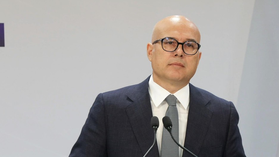 IZUZETNO SAM PONOSAN NA NAŠU STRANKU Vučević o obeležavanju 17 godina postojanja SNS, a evo i da li će predsednik Vučić doći